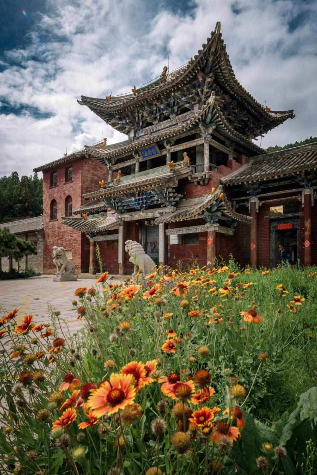 全國重點(diǎn)文物保護(hù)單位定林寺。蘇唐詩攝