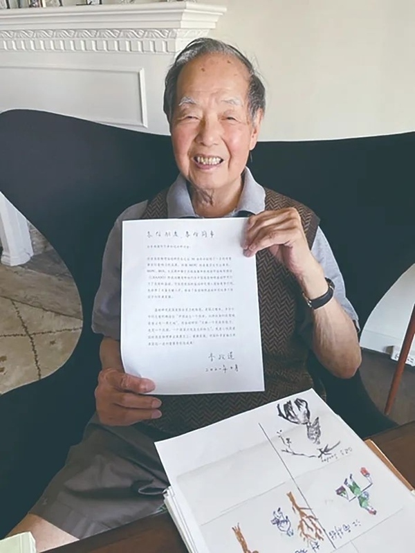 李政道先生曾面對鏡頭展示給中國高能物理事業(yè)的寄語。圖片來源：中國科學(xué)報