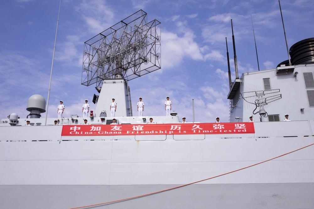 2023年6月27日，中國(guó)海軍第43批護(hù)航編隊(duì)抵達(dá)加納特馬港碼頭，開(kāi)始對(duì)加納進(jìn)行為期4天的友好訪問(wèn)。