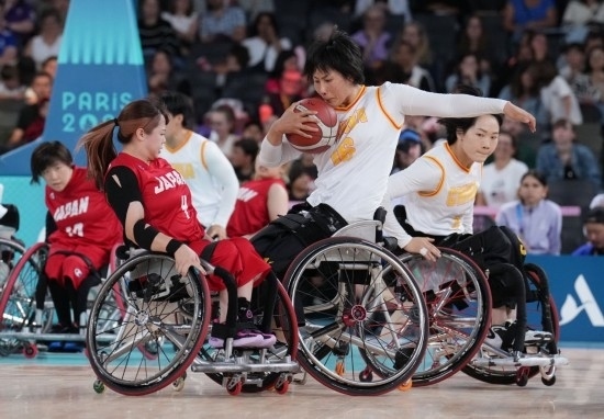 巴黎殘奧會(huì)｜“撞車、摔倒，我們都習(xí)慣了”