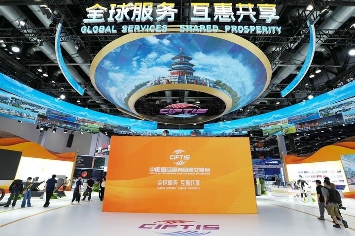 這是9月11日拍攝的國(guó)家會(huì)議中心展區(qū)內(nèi)景。新華社記者 鞠煥宗 攝