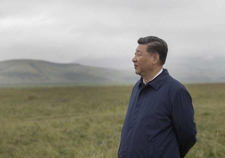 2019年8月20日傍晚，正在甘肅考察的中共中央總書記、國家主席、中央軍委主席習(xí)近平來到中農(nóng)發(fā)山丹馬場有限責(zé)任公司一場，實地察看馬場經(jīng)營發(fā)展情況，了解祁連山生態(tài)修復(fù)工作。新華社記者 王曄 攝