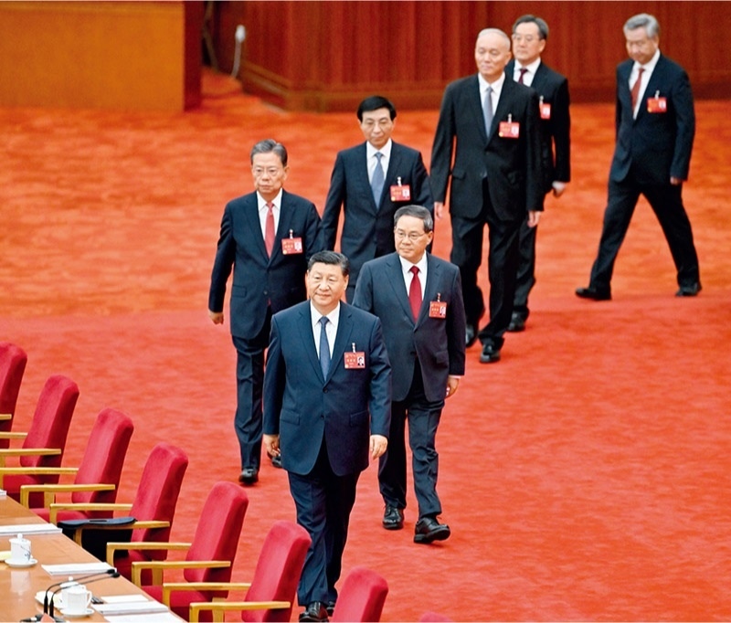 中國共產(chǎn)黨第二十屆中央委員會第三次全體會議，于2024年7月15日至18日在北京舉行。這是習(xí)近平、李強(qiáng)、趙樂際、王滬寧、蔡奇、丁薛祥、李希等步入會場。 新華社記者 岳月偉/攝
