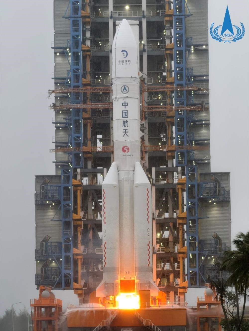 △2024年5月3日17時(shí)27分，嫦娥六號(hào)探測(cè)器由長征五號(hào)遙八運(yùn)載火箭在中國文昌航天發(fā)射場(chǎng)發(fā)射，之后準(zhǔn)確進(jìn)入地月轉(zhuǎn)移軌道，發(fā)射任務(wù)取得圓滿成功。