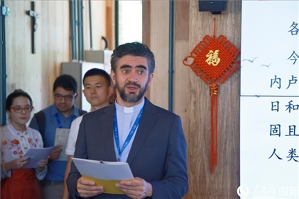 里約天主教大學(xué)校長(zhǎng)安德森·佩德羅索在活動(dòng)現(xiàn)場(chǎng)致辭。人民網(wǎng)記者 陳海琪攝