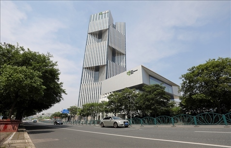 這是位于上海浦東新區(qū)世博園區(qū)的新開發(fā)銀行總部大樓（2022年6月17日攝）。新華社記者 方喆 攝