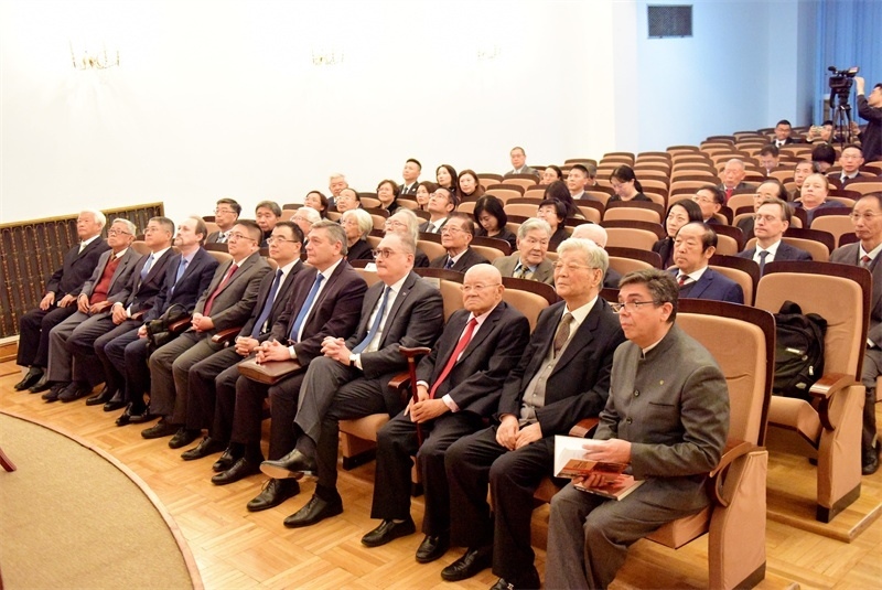 5.中俄資深外交官、學(xué)者、新聞媒體代表等70余人出席活動(dòng)。 主辦方供圖