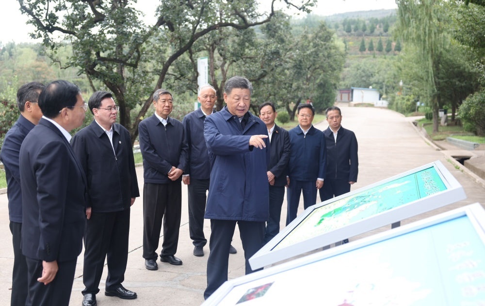 2024年9月11日，習(xí)近平在甘肅省天水市麥積區(qū)南山花牛蘋果基地考察時，聽取引洮供水工程情況匯報。當(dāng)?shù)弥?00萬群眾從此告別苦咸水后，總書記十分高興。他要求加強維護和管理，讓這項工程在沿線群眾生產(chǎn)生活中發(fā)揮更大效用。