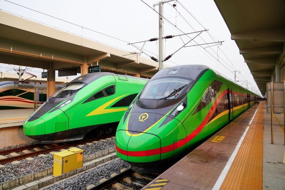 截至2024年7月5日，中老鐵路國際旅客列車累計開行滿1000列，極大地便利了沿線民眾出行。