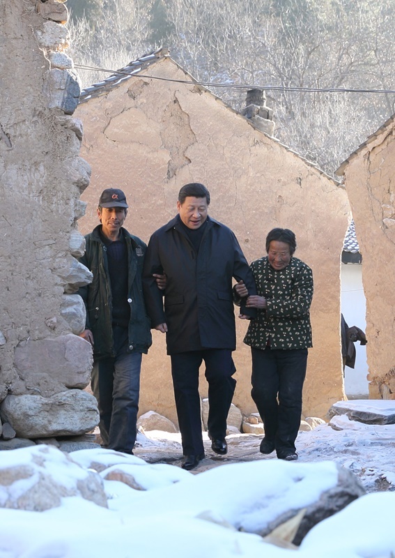 2012年12月30日，習(xí)近平到河北阜平看望慰問困難群眾。