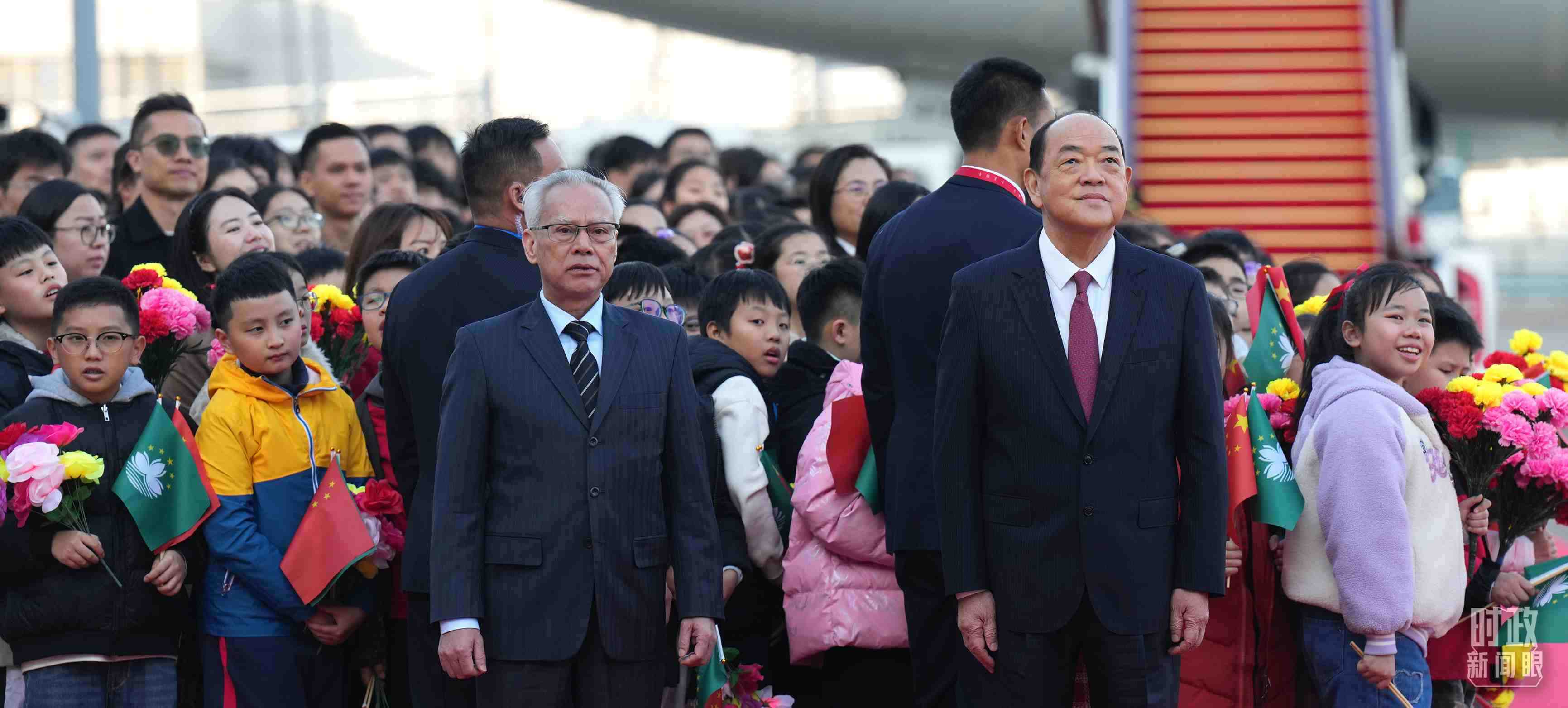 △澳門特別行政區(qū)行政長官賀一誠、候任行政長官岑浩輝在活動現(xiàn)場。（總臺記者李晉拍攝）