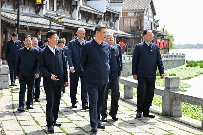 2024年3月19日，習(xí)近平總書(shū)記在湖南常德河街考察。