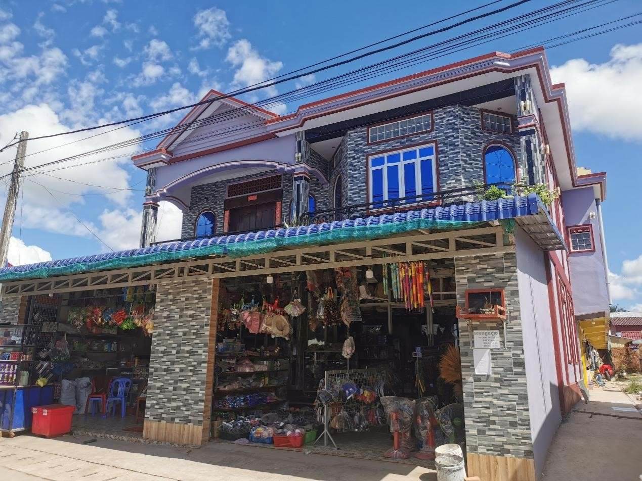毗鄰西港特區(qū)的商店。西港特區(qū)供圖
