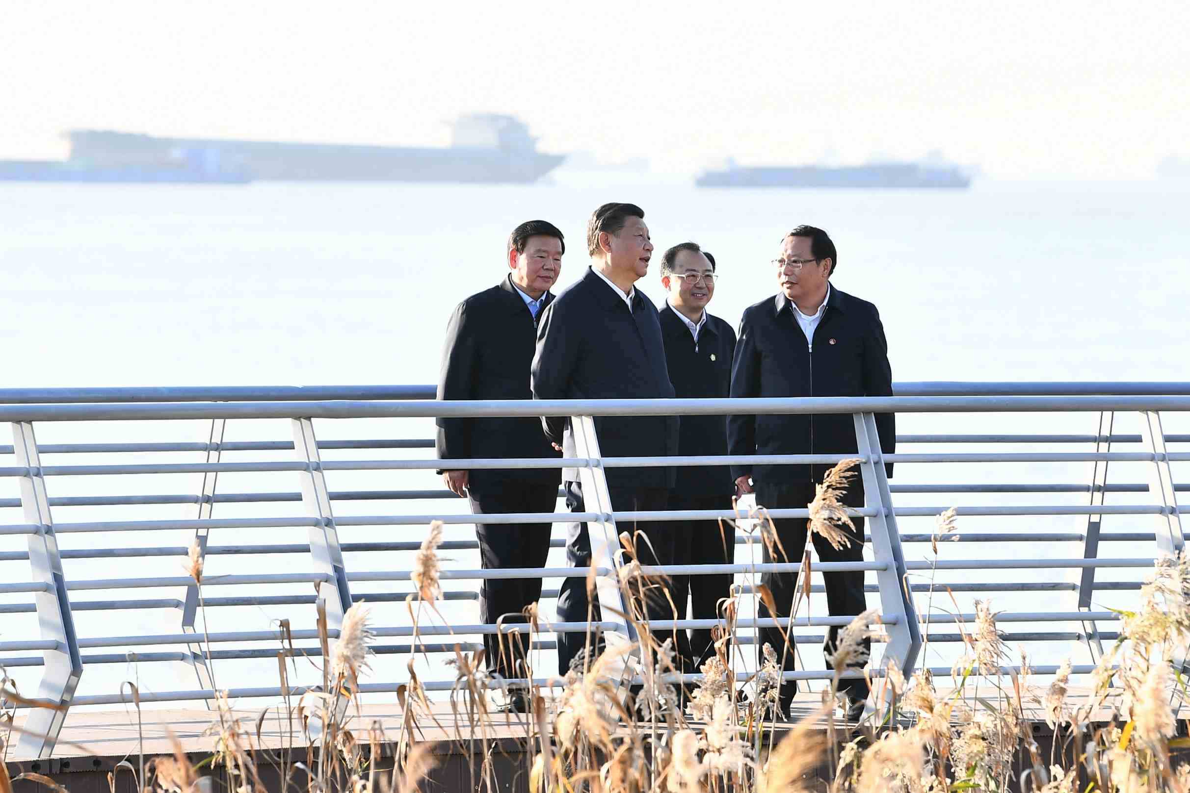 2020年11月12日，習近平總書記在江蘇南通五山地區(qū)濱江片區(qū)考察。