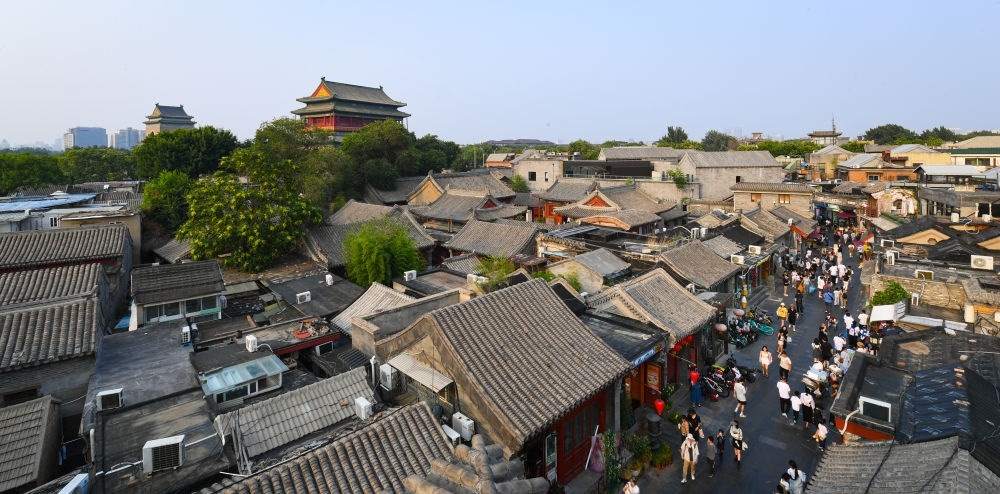 遠(yuǎn)眺鐘鼓樓。新華社記者 陳鐘昊 攝