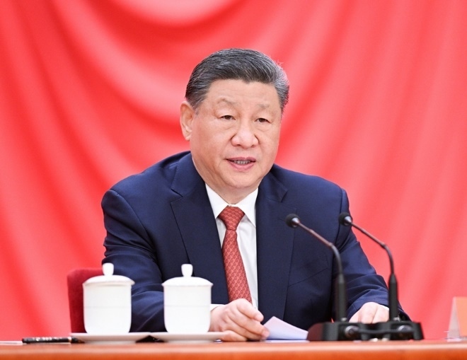 4月28日，慶祝中華全國總工會成立100周年暨全國勞動模范和先進(jìn)工作者表彰大會在北京人民大會堂隆重舉行。中共中央總書記、國家主席、中央軍委主席習(xí)近平出席大會并發(fā)表重要講話。新華社記者 李學(xué)仁 攝