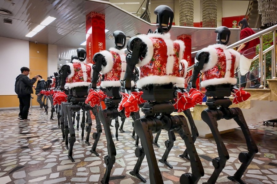 2025年1月28日，杭州宇樹科技人形機器人在2025年央視春晚后臺。新華社發(fā)