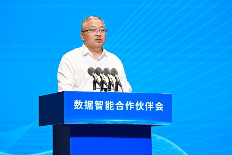 圖為豫資控股集團(tuán)黨委書記、董事長秦建斌。