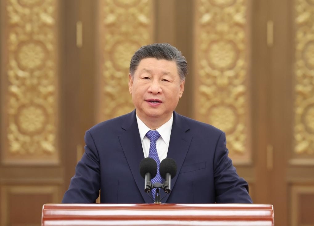 2024年9月23日，習(xí)近平總書(shū)記在人民大會(huì)堂接見(jiàn)探月工程嫦娥六號(hào)任務(wù)參研參試人員代表并參觀月球樣品和探月工程成果展覽。這是習(xí)近平總書(shū)記發(fā)表重要講話(huà)。新華社記者 鞠鵬 攝