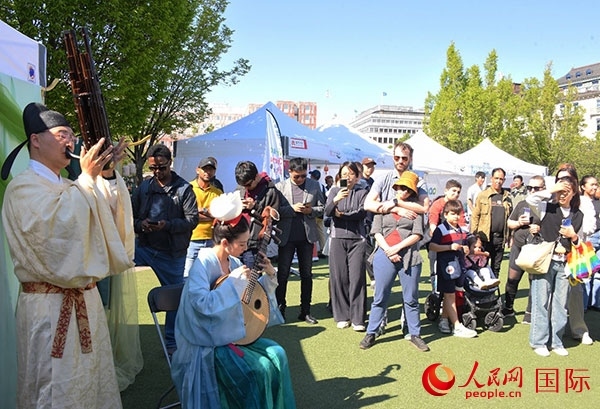 明月民樂(lè)工坊展示。人民網(wǎng)記者 殷淼攝