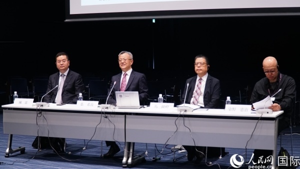 與會(huì)專家熱切交流。人民網(wǎng) 蔣曉辰攝